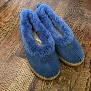 Rylan Uggs slippers-rare purple color-like new-leather